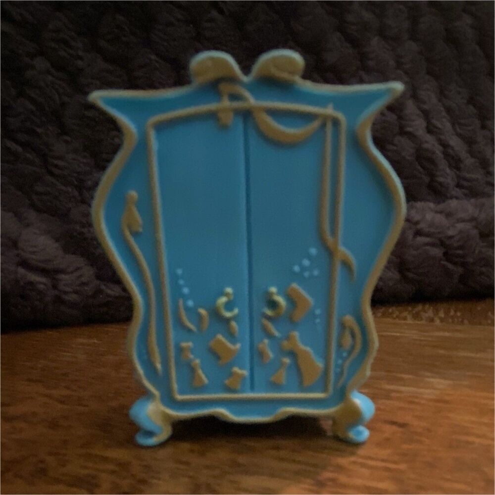 RAPUNZEL Scale Blue & Gold Plastic Dollhouse Bedroom Wardrobe Armoire DISNEY